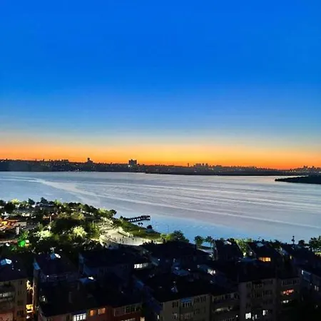 Loft With Sea View In 아파트 이스탄불