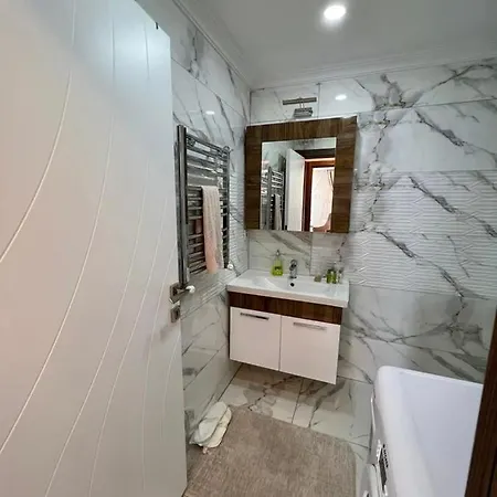 Loft With Sea View In 이스탄불